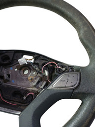 VOLANTE DIREÇÃO COMANDO HB20 2012 A 2019 DETALHE