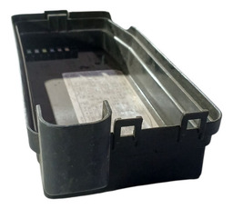 TAMPA DA CAIXA FUSÍVEL CAPTIVA 2.4 2009 A 2010 DETALHE