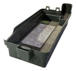 TAMPA DA CAIXA FUSÍVEL CAPTIVA 2.4 2009 A 2010 DETALHE