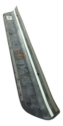 SOLEIRA PORTA AUDI Q3 DIANTEIRA ESQUERDA 2012 A 2016 DETALHE