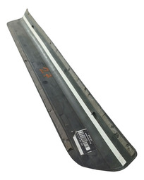 SOLEIRA PORTA AUDI Q3 DIANTEIRA DIREITA 2012 A 2016 DETALHE