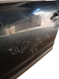 PORTA DIANTEIRA ESQUERDA CAPTIVA 2008 A 2015 DETALHE