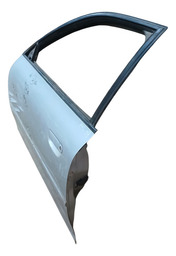 PORTA DIANTEIRA ESQUERDA AUDI A3 2000 A 2006 DETALHE