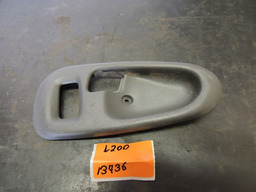 Moldura Da Maçaneta Interna L200 2004 2012 Mr144546 L/d