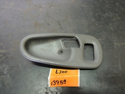 Moldura Maçaneta Interna L200 Pajero Sport L/e Mb 82739656