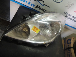 Farol Nissan Versa 2011 A 2013 Original L/e - C/detalhes 