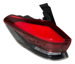 LANTERNA TRASEIRA ESQUERDA FIAT PULSE 2022/2023 15696 ESQUERDO VERMELHO