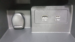 PORTA OBJETOS DO CONSOLE NISSAN KICKS 2023 *4702 CX106