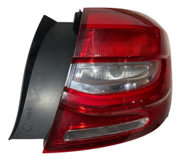 LANTERNA LADO DIREITO RENAULT SANDERO 2019 Á 2022 15698 VERMELHO