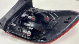 LANTERNA ESQUERDA RENAULT SANDERO 2018 19272901 *11780 PR107 ESQUERDO