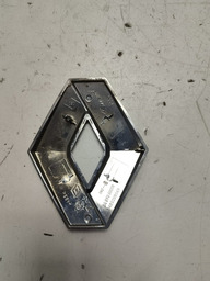 EMBLEMA TAMPA TRASEIRA SANDERO 2022 848909804R *6445 CX130