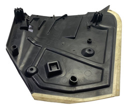 SUPORTE DRENO ÁGUA PORTA TRAS. ESQ. MERCEDES B200 2015 15875