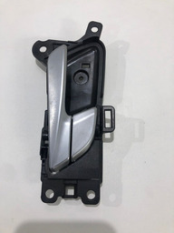 MAÇANETA INTERNA DIANTEIRA DIREITA HYUNDAI CRETA /8518 DIANTEIRO