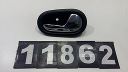MAÇANETA INTERNA DIREITA RENAULT SANDERO 2021 806708506R DIANTEIRO