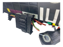 CAIXA FUSIVEL C/RELES MERCEDES A200 GLA200 B200 12/19 15371