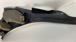 ACABAM LATERAL BANCO TRAS ESQ C4 HATCH  9684502577 *140 PRETO