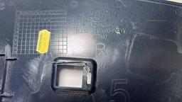 ACABAMENTO COLUNA TRAS DIR LAND ROVER 2012/15 *387