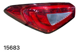 Lanterna Traseira Esquerdo Fiat Cronos 2015 A 2022 15683 Esquerdo Vermelho