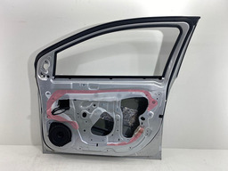 PORTA DIANTEIRA DIREITA ONIX PRISMA 2013 A 2020 PRATEADO