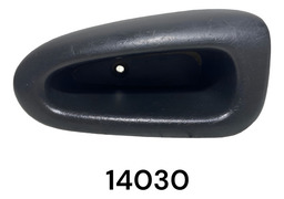 MOLDURA PUXADOR PORTA DIAN ESQ 206 1999/2010 14030 PRETO