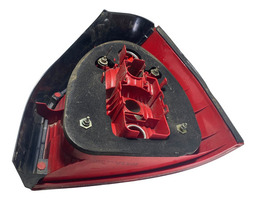 LANTERNA TRASEIRA ESQUERDA AUDI A3 2001 A 2006 ESQUERDO VERMELHO
