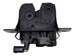 FECHADURA PORTA MALAS RENAULT SANDERO 2014 A 18 905039605R