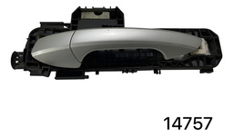 MAÇANETA EXTERNA TRAS ESQUERDA MERCEDES A200 2013A16 14757 TRASEIRA