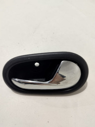 MAÇANETA INTERNA DIREITA RENAULT SANDERO /8542 DIANTEIRO