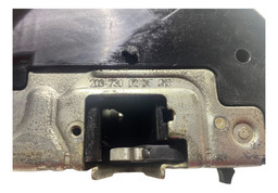 FECHADURA PORTA TRASEIRA DIREITA MERCEDES C200 2001 2006