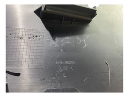 ACABAMENTO LATERAL PAINEL ESQ PEUGEOT 208 2021 2022 2023