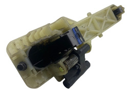 MAÇANETA EXTERNA TRASEIRA ESQUERDA HYUNDAI I30 2009 A 2012