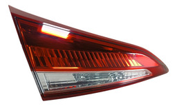 LANTERNA TAMPA TRASEIRA ESQUERDA TOYOTA YARIS 1.5 2024 OEM