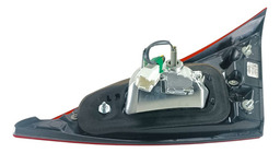 LANTERNA TAMPA TRASEIRA ESQUERDA TOYOTA YARIS 1.5 2024 OEM