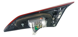 LANTERNA TAMPA TRASEIRA ESQUERDA TOYOTA YARIS 1.5 2024 OEM