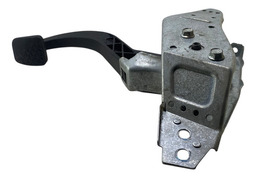 PEDAL EMBREAGEM GM ASTRA 1999 2002 2001 2002 2003 2004 2011