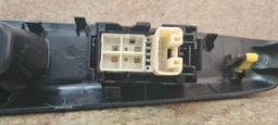 COMANDO VIDRO ELÉTRICO TRASEIRO D. TOYOTA ETIOS 2013 A 2017