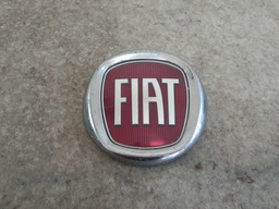 Emblema Logo Dianteiro Fiat Punto 2014 A 2017 Original