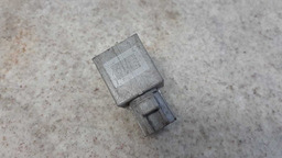 RELE CONDENSADOR TOYOTA RAV4 2.0 2007 A 2015 ORIGINAL