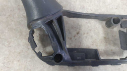 PUXADOR PORTA DIANTEIRA DIREITA GM CORSA 1994 1995 A 2003 PRETO