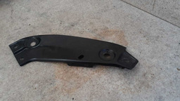 Suporte Parachoque Farol Direito Vw Jetta 2.0 2012 A 2015