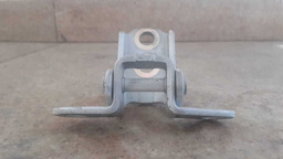 DOBRADIÇA PORTA DIANTEIRA DIREITA NISSAN MARCH 2014 A 2018