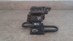 DOBRADIÇA PORTA SUP. DIANTEIRA DIREITA AUDI A3 1997 A 2005