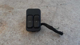 Botão Vidro Elétrico Dianteiro Esquerdo Gm Celta 2012 A 2016