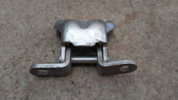 DOBRADIÇA INFERIOR PORTA DIANTEIRA ESQUERDA JAC J6 2011 