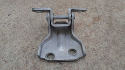 DOBRADIÇA INFERIOR PORTA DIANTEIRA ESQUERDA JAC J6 2011 