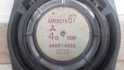 ALTO FALANTE DIANTEIRA ESQUERDA MITSUBISHI TR4 2010 A 2015 CINZA