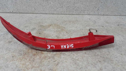 REFLETOR PARACHOQUE LADO ESQUERDO FIAT SIENA 2012 ORIGINAL VERMELHO