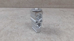 VÁLVULA EXPANSÃO AR CONDICIONADO TOYOTA HILUX SRX / SRV 2021