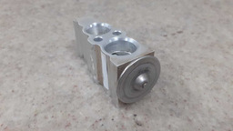 VÁLVULA EXPANSÃO AR CONDICIONADO TOYOTA HILUX SRX / SRV 2021