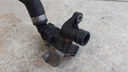 VALVULA DE AGUA MERCEDES BENZ ML500 2008 ORIGINAL